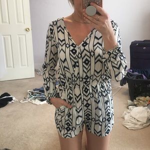 Long sleeve romper. NWT 🌻